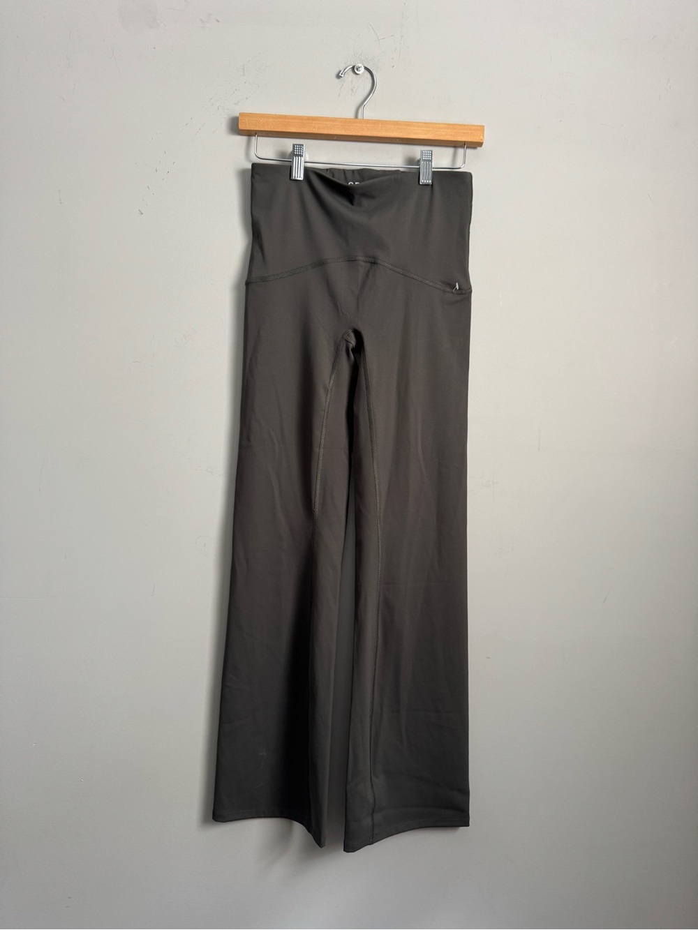 High-Waist Flared Yoga Pants in Dark green spanx